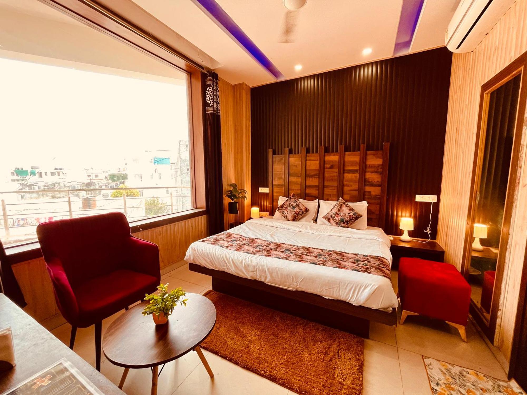Hotel The Pearl Grand - Top Rated ! Most Awarded ! Parking ! Lift ! Luxury Rooms ! Best Selling Zirakpur Buitenkant foto