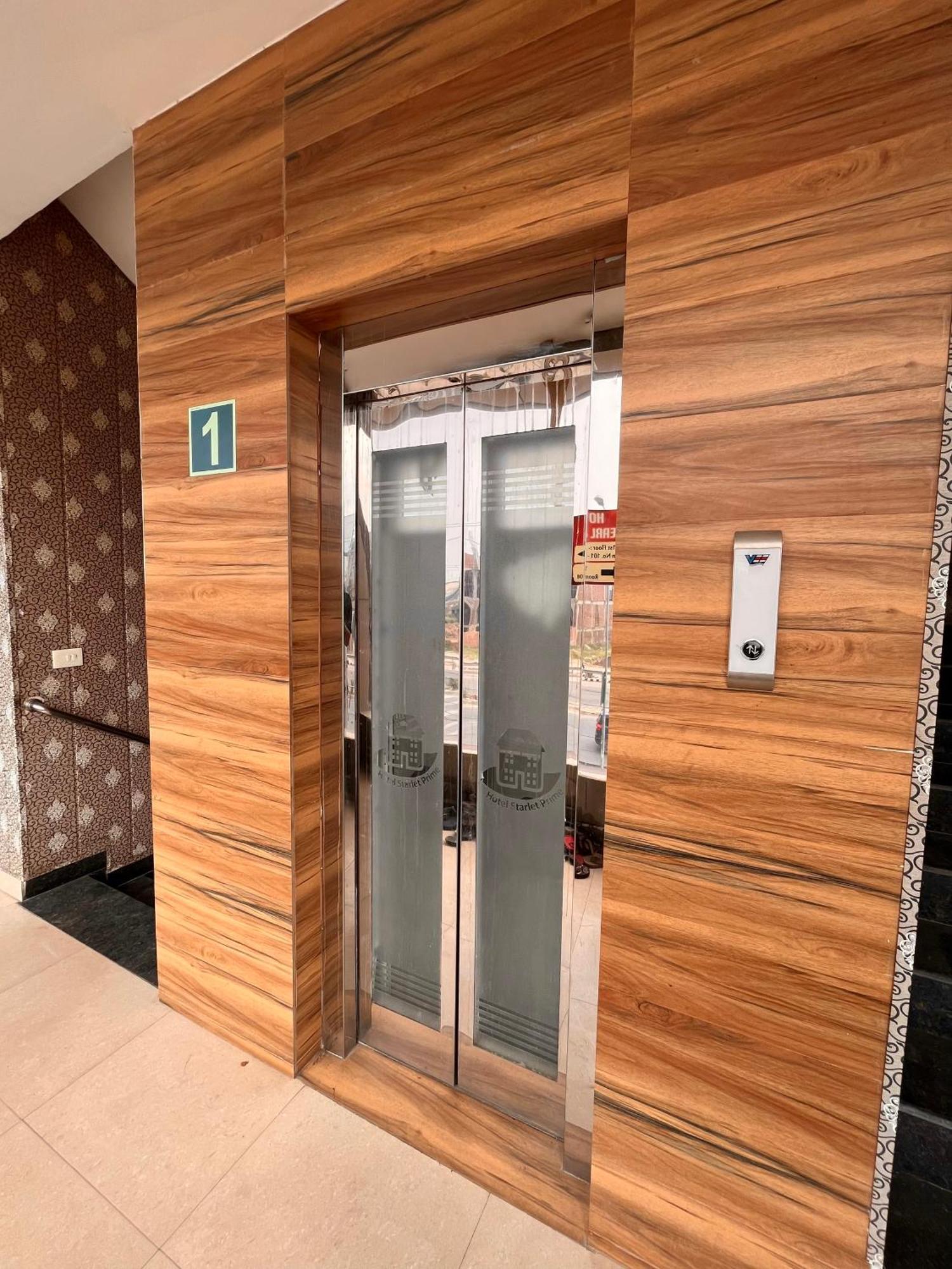 Hotel The Pearl Grand - Top Rated ! Most Awarded ! Parking ! Lift ! Luxury Rooms ! Best Selling Zirakpur Buitenkant foto