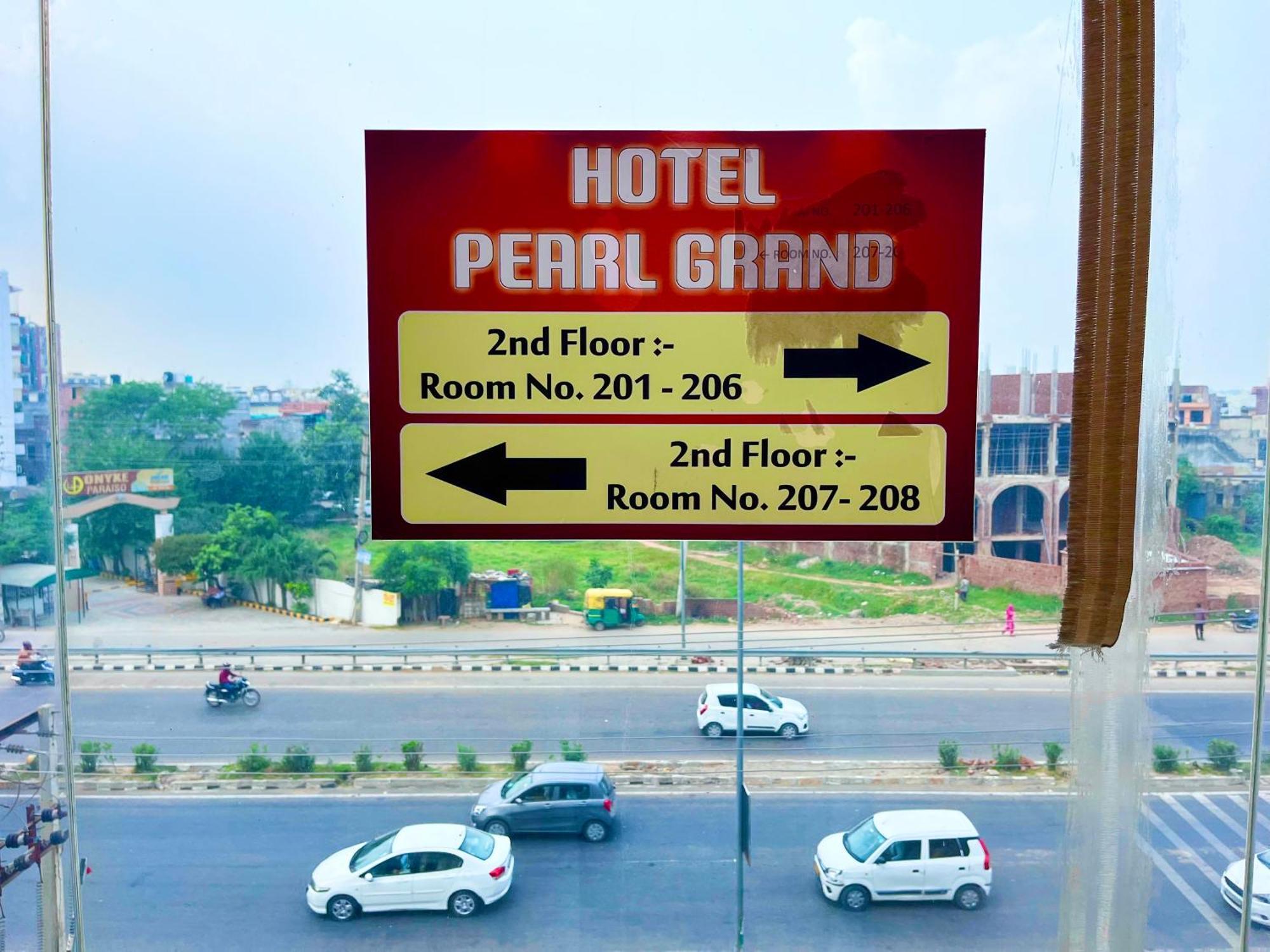 Hotel The Pearl Grand - Top Rated ! Most Awarded ! Parking ! Lift ! Luxury Rooms ! Best Selling Zirakpur Buitenkant foto